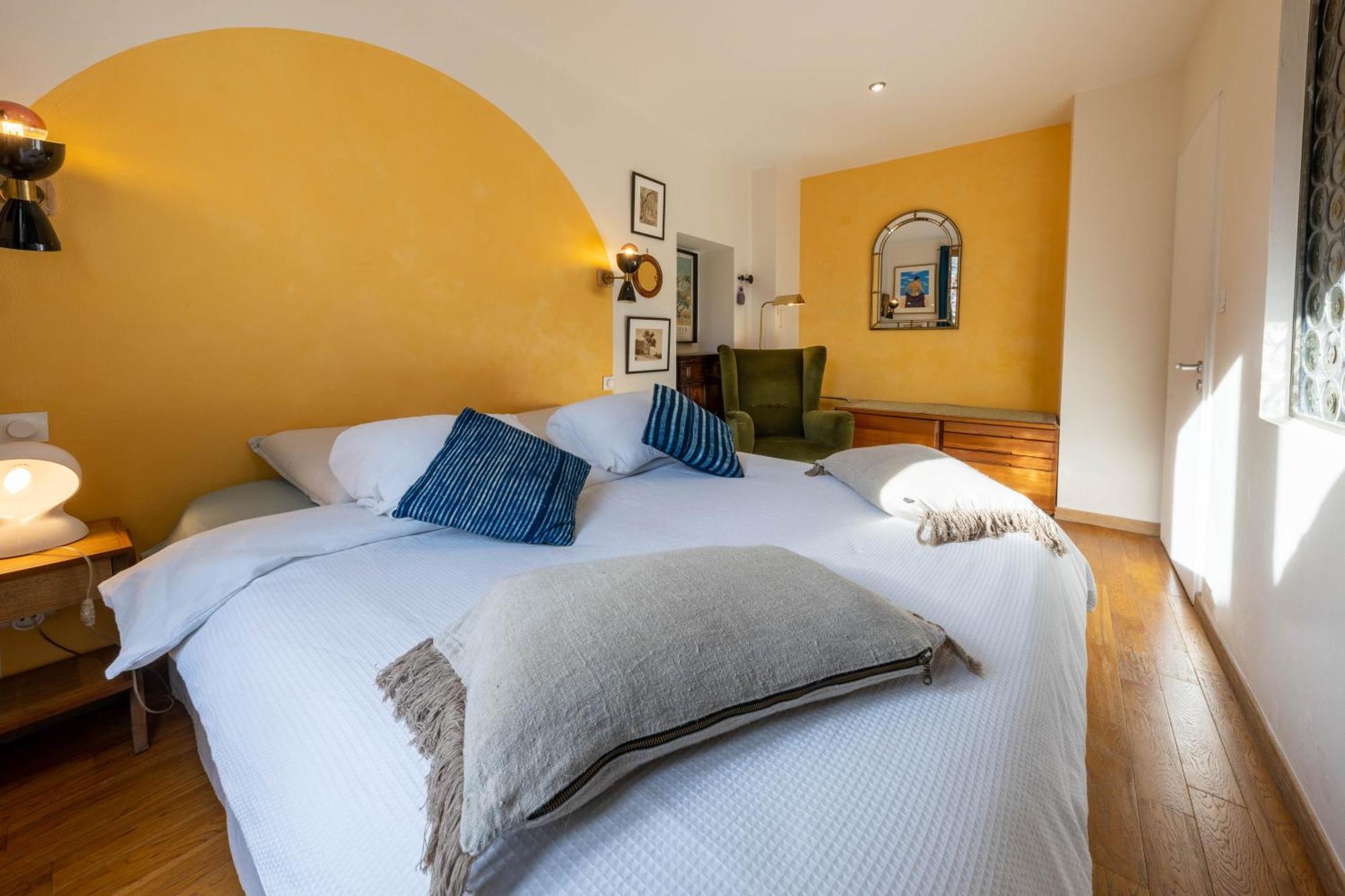 Spacious And Bright Flat Close To The Beach : Heart Of Old Nice Bagian luar foto